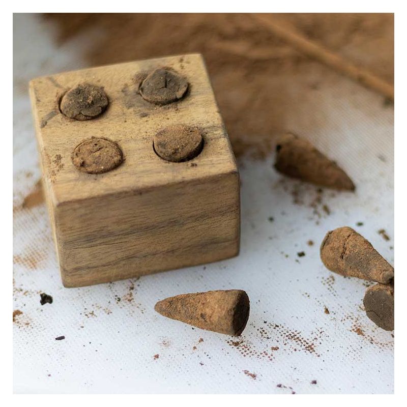 Holzform für Räucherkegel zum Selbermachen (DIY) - Für 4 Kegel - Aromandise